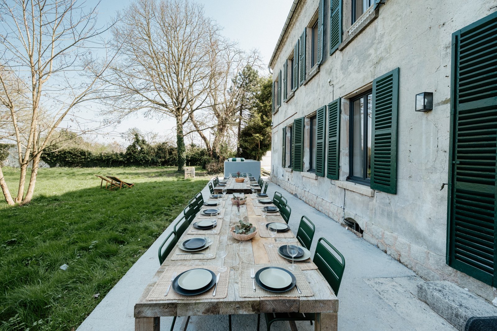 La terrasse pour les repas en plein air